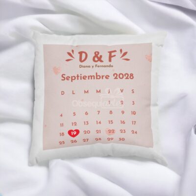 Regalo Almohada con Calendario e Iniciales