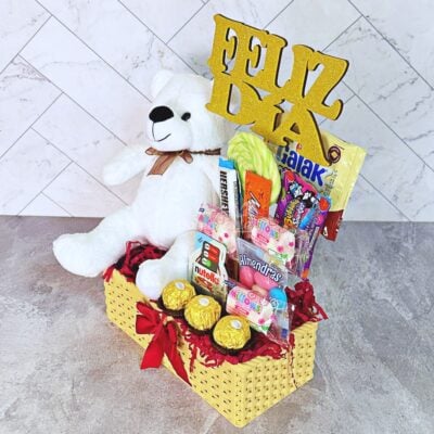 Regalo Canasta Peluche con Dulces