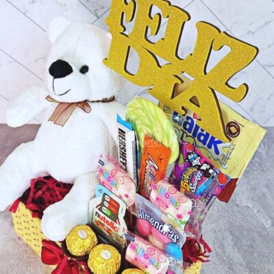 Regalo Canasta Peluche con Dulces