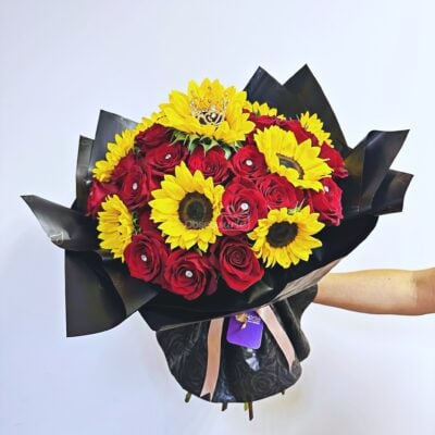Ramo Crown con Rosas y Girasoles Ramo Crown con Rosas y Girasoles