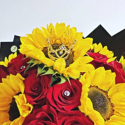 Ramo Crown con Rosas y Girasoles Ramo Crown con Rosas y Girasoles