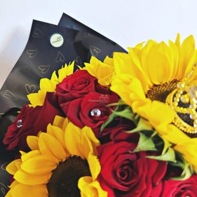 Ramo Crown con Rosas y Girasoles Ramo Crown con Rosas y Girasoles
